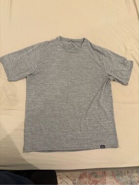 Patagonia  150 T-Shirt Mens medium gray Short Sleeve Tee